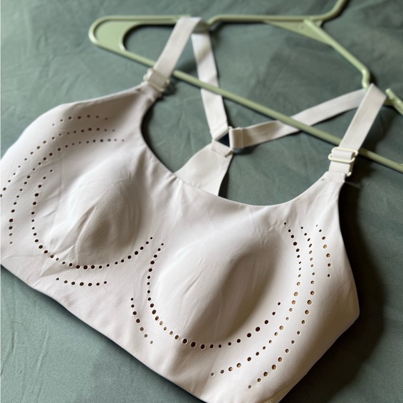 BuffBunny Airbrush Laser BTC Sports Bra White Small - Picture 4 of 10